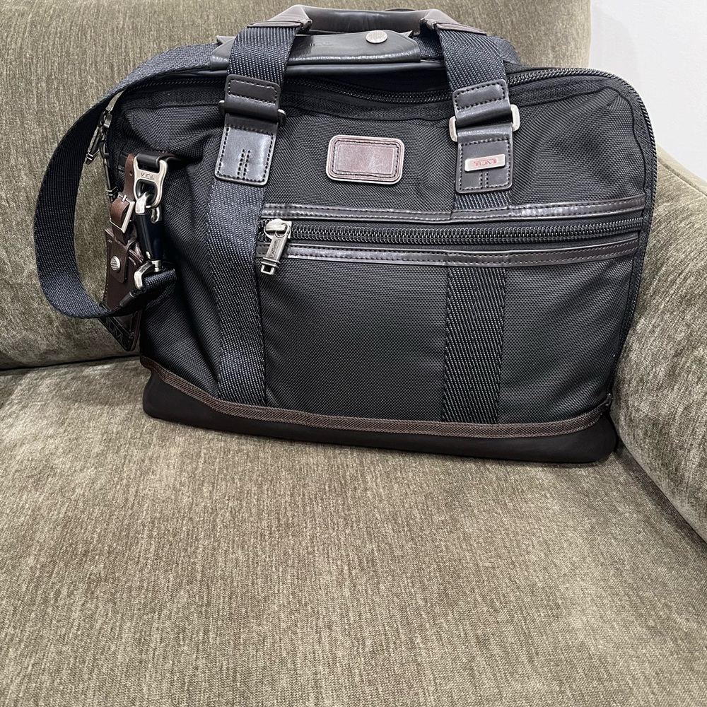 Men’s Tumi bag